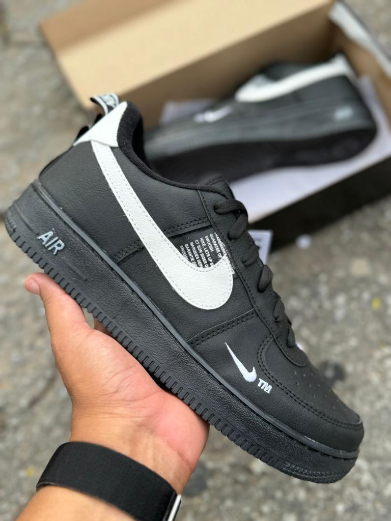 Air force 1 lv8 fashion utility preto